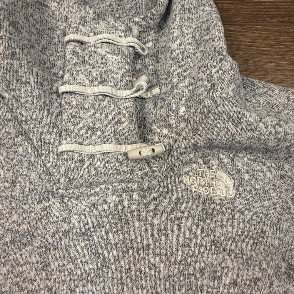 The North Face Women's Crescent Hooded Pullover Toggle Gray Size S Cozy Pockets - Picture 3 of 12